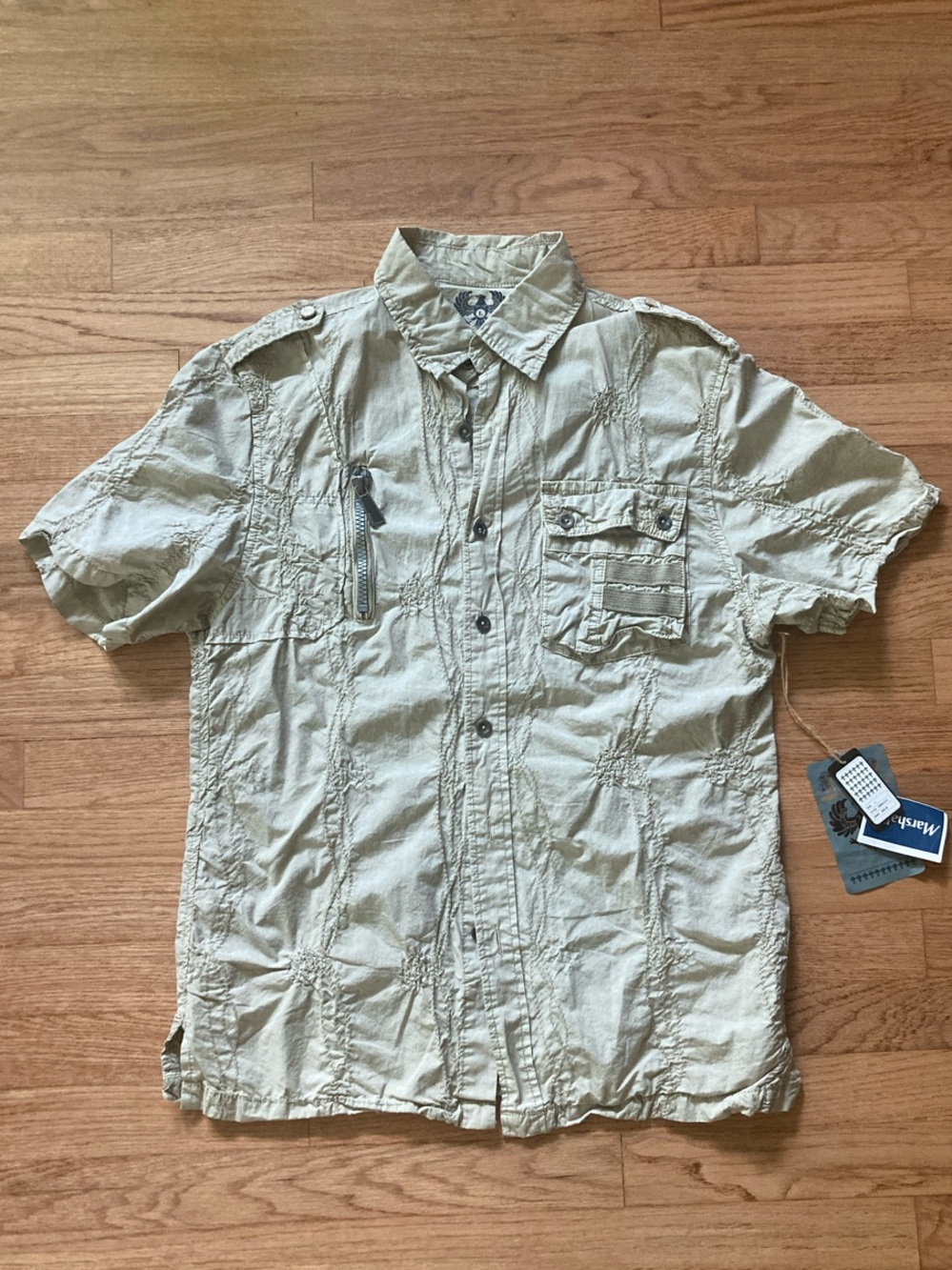 Casual Short-Sleeve Button-Down Shirt in Light Khaki